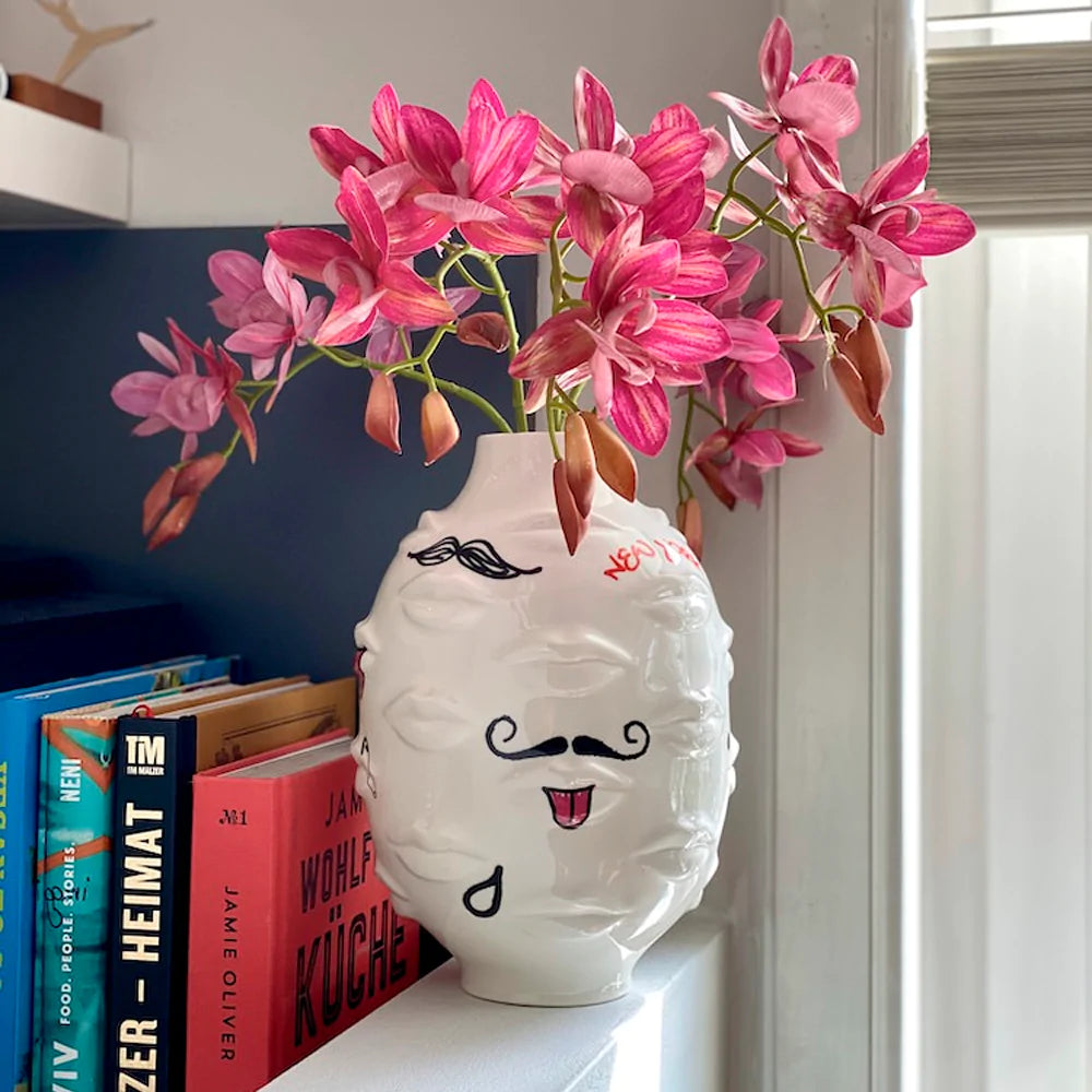 Gala Round Vase Graffiti (Boutique Exclusive) – Estrelas Gala Round Vase Graffiti (Boutique Exclusive) – Estrelas